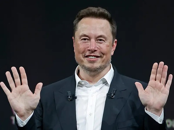 Geçtiğimiz ay sahte Brad Pitt'in aşk macerasıyla bir kadını dolandırdığına şahitlik etmiştik. Şimdi ise sahte Elon Musk ile karşı karşıyayız.