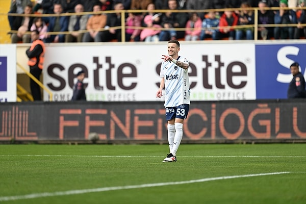 22.dakikada Sebastia Szymanski'nin golüyle Fenerbahçe 1-0 öne geçti. Bu gol Fenerbahçe'nin lig tarihindeki 4000.golü oldu.