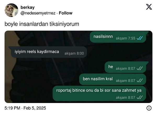 Yazışırken röportaj yapıyor tribine girenler...