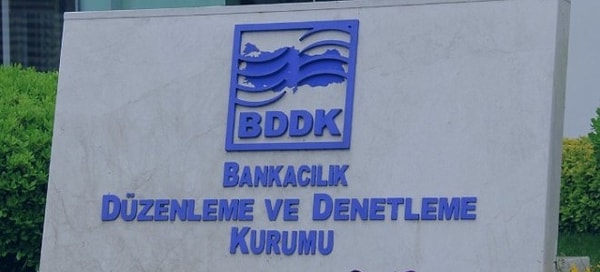 Bankacılık Düzenleme ve Denetleme Kurumu'nun (BDDK) yayımladığı haftalık bültenine göre, KKM bakiyesi ise geçen hafta yüzde 3 ve 30 milyar 168 milyon liralık azalışla 966 milyar 22 milyon liraya düştü.