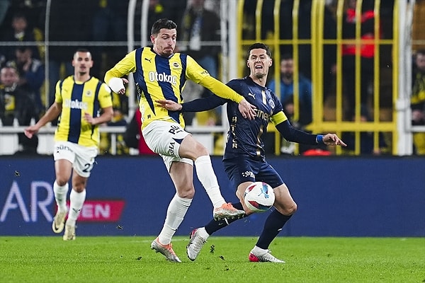 Fenerbahçe 24.hafta maçında evinde Kasımpaşa'yı ağırladı. Fenerbahçe üstün bir futbolla sahadan 3-1 galip ayrıldı.