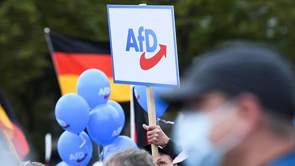 Peki, Almanya’daki Türkler hangi partiye oy verecek? Türkler arasında AfD’ye sempati duyanlar ve göçmen karşıtı partiye oy vereceğini söyleyenler bulunuyor.