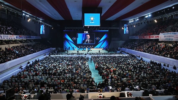 AKP yeni kongresinde yeni bir MYK belirlerken birçok ismi de kadrosuna kattı.