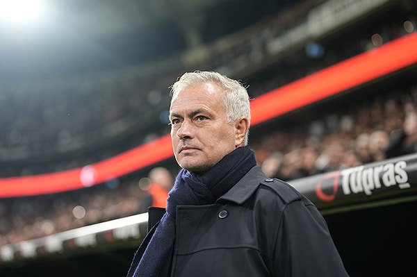 Mourinho'nun dört maçlık cezasında indirime gidildi.