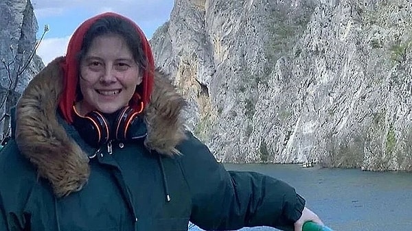 Tedavi gören Gürel'in üzerindeki kıyafetleri incelemek için Kağıthane Olay Yeri İnceleme ekipleri hastaneye geldi. Polis ekipleri kıyafetleri incelemek üzere emniyete götürdü.