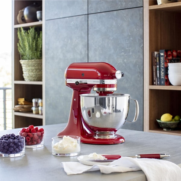 4. KitchenAid Artisan - 4.8 L Stand Mikser (Empire Red)