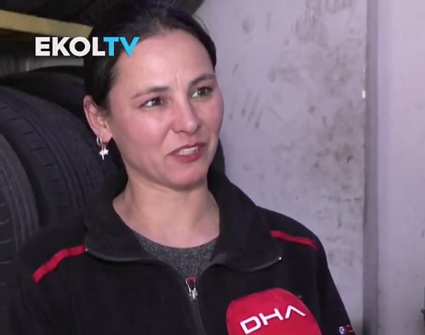 Miray Konanlar, başlangıçta sadece lastiklere hava basarken, zamanla kamyon tekerleklerini bile ustalıkla söküp takacak seviyeye geldi.