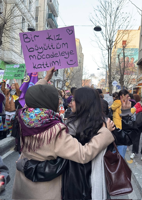 8 Mart Dünya Kadınlar Günü: Feminist Gece Yürüyüşü'nde Kadınların Gücü