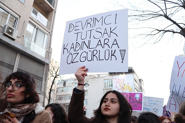 8 Mart Dünya Kadınlar Günü: Feminist Gece Yürüyüşü'nde Kadınların Gücü