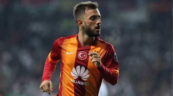 2016 yazına kadar Galatasaray'da forma giymişti.