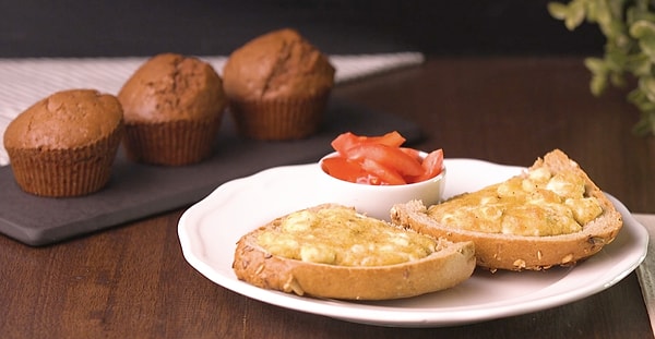 Airfryer'da Yumurtalı Ekmek ve Kakaolu Muffin Nasıl Yapılır?