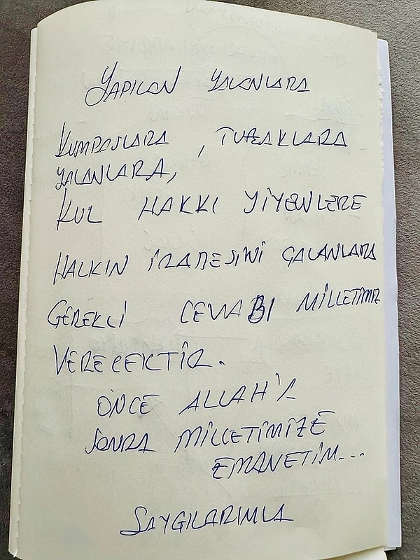 Ekrem İmamoğlu'nun, gözaltına alınmasından 6 saat sonra el yazısıyla yazdığı mesaj X (Twitter) hesabından paylaşılmıştı.