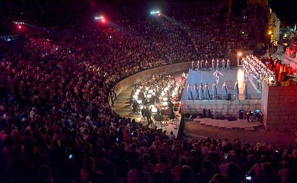 One of İzmir’s most prominent events is the International Ephesus Opera and Ballet Festival.