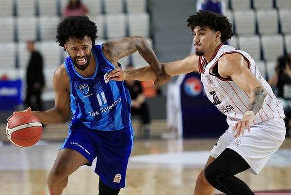 Basketbol Süper Ligi'nde Türk Telekom deplasmanda Manisa Basket'e konuk oldu.