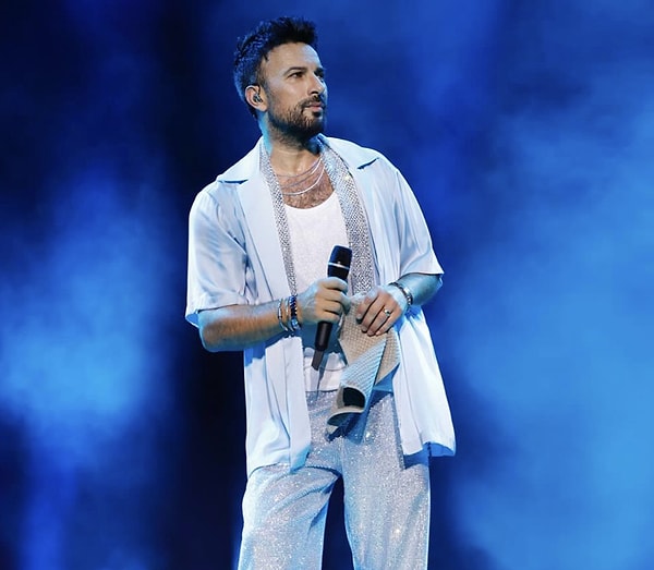 Megastar Tarkan da sessizliğini koruyan ve herhangi bir paylaşımda bulunmayan isimlerden biriydi.