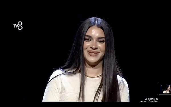 O Ses Türkiye'de Hadise taklidi yapan yarışmacı gecenin en çok konuşulanları arasına girdi.