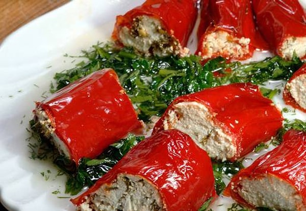2. Lorlu Biber Dolması ve Yulaflı Muz Dilimleri