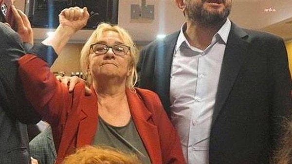Taksim Dayanışması sözcülerinden mimar Mücella Yapıcı ile kızı Cansu Yapıcı’yı çıplak aramaya maruz bırakan üç polisin, “işkence ve eziyet” suçlamasıyla yargılandığı davada karar 17 Ekim 2024 tarihinde açıklanmıştı.