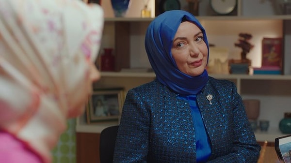 Pembe karakterinin diziden ayrılması, sadece bir oyuncu kaybı değil, aynı zamanda dizinin dinamiklerinin değişmesine yol açabilecek önemli bir gelişme.