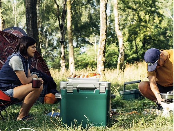 1. Amazon indirimi! Stanley Adventure Taşınabilir Soğutucu Kamp Buzluğu 28.3L