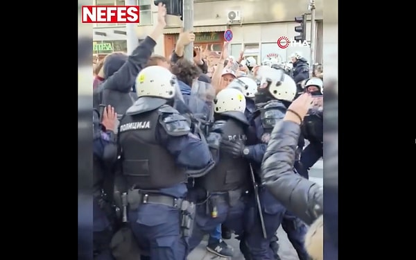 Sırbistan'da yaşanan bu olaydan bu yana ülkede büyük bir yas ve öfke hali hakim.
