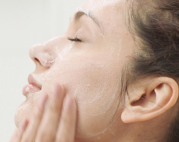 CeraVe Normal ve Yağlı Ciltler için Seramid İçerikli Köpüren Temizleyici