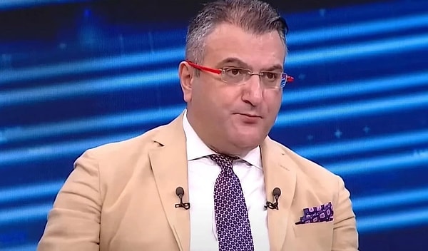 Gazeteci ve yazar Cem Küçük, İBB'ye yönelik yürütülen soruşturmalar hakkında sessizliğini koruyan meslektaşlarına ateş püskürdü.