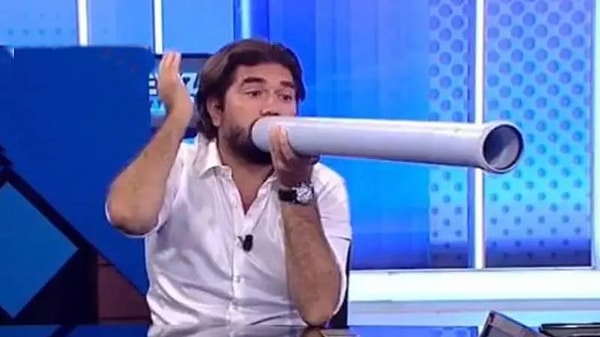 Hürriyet yazarı Abdulkadir Selvi'den de Cem Küçük'ün sözlerine benzer iddialar geldi.