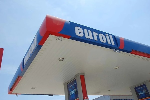 Euroil, 2010 yılında sahip olduğu 303 istasyon ile Türkiye'nin en büyük akaryakıt dağıtım servislerinden birine sahipti.