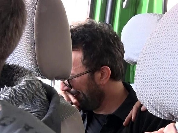 Tarkan Annesinin Cenazesinde Zor Anlar Yaşadı