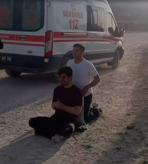 Aracın taklalar attığı öğrenilirken oyuncunun sağlık durumunun ağır olduğu söylenmiş, ardından da yoğun bakıma alındığı ortaya çıkmıştı. Görseli