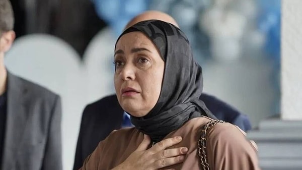 Kızılcık Şerbeti'nin 97. bölümü son derece dramatik sahnelerle başladı. Görseli