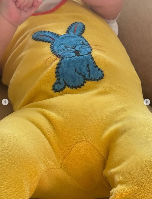 Minik Jack Blues'un tatlı sarı zıbın içindeki hali ise resmen gözlerimizden kalplerin fışkırmasına sebep oldu.
