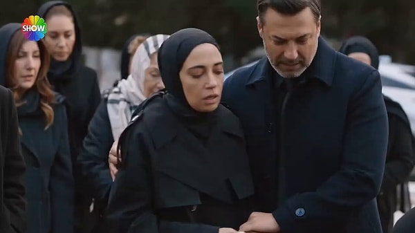 Sosyal medya ikiye bölündü.