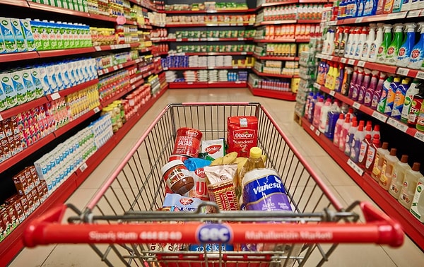 ATV'nin haberine göre; Ödeme yapmayanlar için de ceza var. Lisans bedelinin 3 katı tazminat, banka hesaplarına haciz ve 1-5 yıl arasında hapis cezası geleceği açıklandı. Görseli