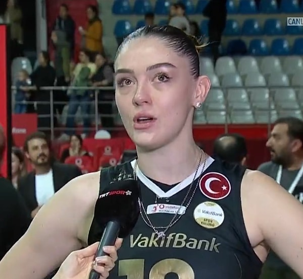 Sevinçten gözyaşlarına boğulan Güneş, duygularını da şu sözlerle ifade etti 👇 Görseli