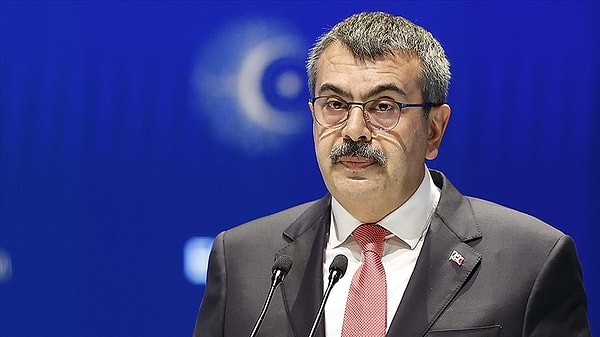 Bakan okulların 2 gün tatil edildiğini açıkladı