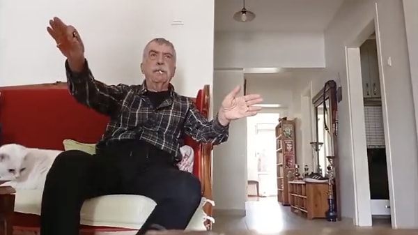Röportaj anında depremin başlamasıyla evdekiler paniğe kapılsa da Kuray'ın rahatlığı diğerlerine de yansıdı.