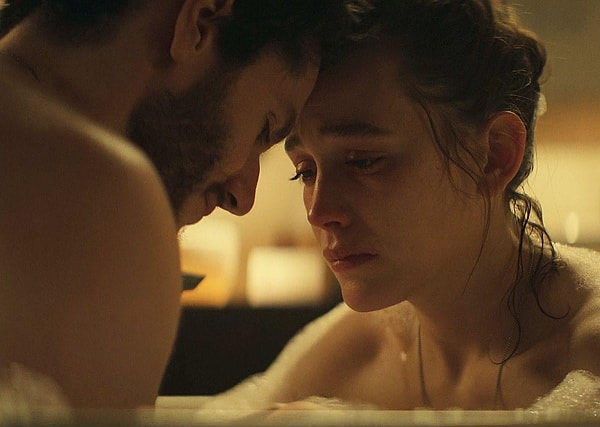 Love ve Forty İsimlerinde Gizlenen Aile Draması...