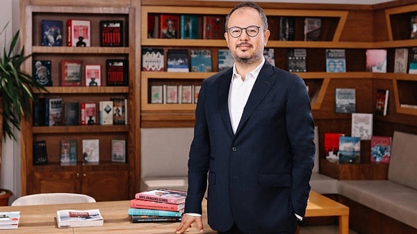İBB'ye yönelik soruşturmanın ilk dalgasında gözaltına alınıp etkin pişmanlıktan yararlanarak tahliye edilen Kültür AŞ Genel Müdürü Murat Abbas, verdiği ifadede, yapılan işlerin birçoğundan haberinin olmadığını, kendisinin sadece imza attığını ancak o aşamaya kadar yapılan işlemlerle hiçbir alakasının olmadığını iddia etti. Görseli