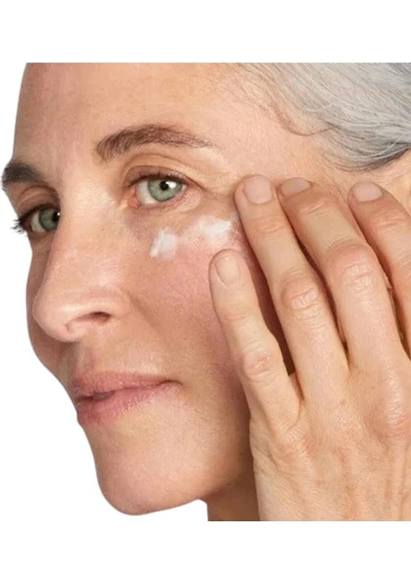 Peki bu paraya Clinique Smart Clinical Onarıcı Kırışıklık Kremi alınır mı?