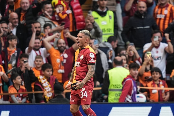 Galatasaray gol oldu, yağdı.