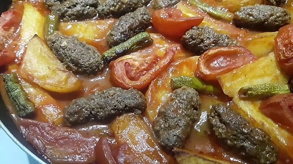 14. İzmir Köfte