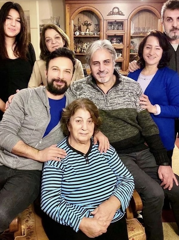 Türk pop müziğinin gelmiş geçmiş en büyük yıldızlarından biri olan Tarkan’ı anlatmaya gerek yok aslında…