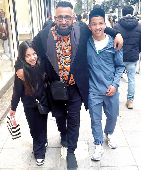 Basın mensuplarını kırmayan Ragga Oktay, müzikle olan bağını hiç koparmadığını belirtti.