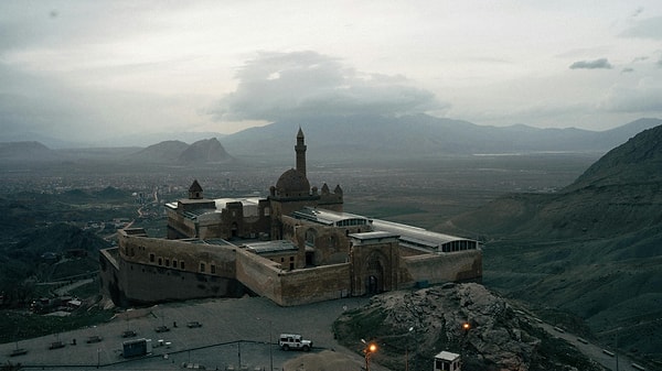 4. Agri (Dogubayazit): A Palace Wonder in the Shadow of Mount Ararat