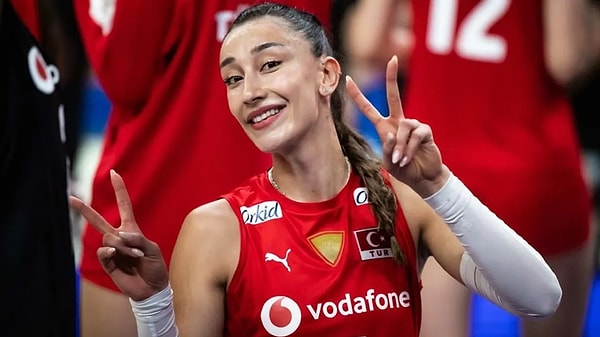 8. Hande’nin formasını hiç giymediği kulüp hangisi?