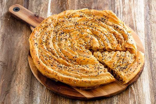 7. Pırasalı Mini Börek ve Ispanaklı Quesadila