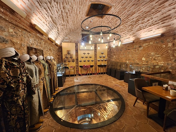 Istanbul's First Coffee Houses: The Heart of Social Life