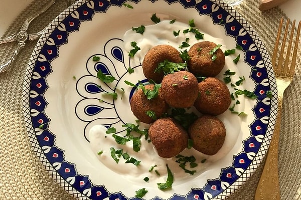 6. Baharatlı Havuç - Patates ve Yoğurtlu Nohut Köftesi